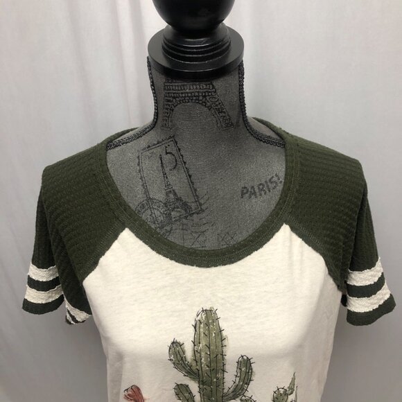 Maurices Lookin Sharp Shirt Womens Size Large Cactus Graphic Waffle Weave Sleeve - Picture 2 of 9